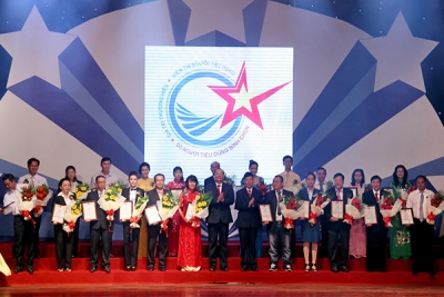 Tôn Vinh 60 doanh nghiệp
