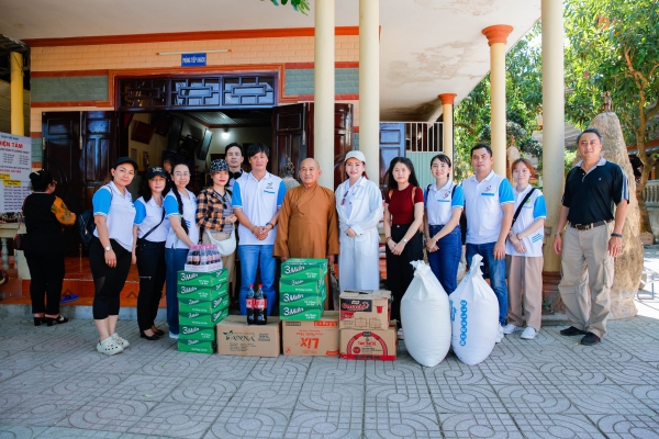 QUỸ THIỆN NGUYỆN HẠNH PHÚC VÀ HÀNH TRÌNH ĐI ĐỂ THẤY MÀ THƯƠNG